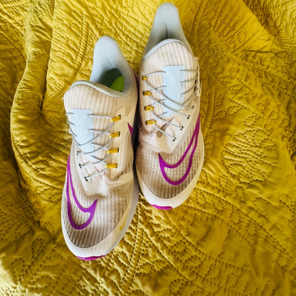 NIKE Pegasus Flyease Women's Cream, Fuschia Athletic Sneaker Shoes Sz 8 Velcro - Picture 5 of 15